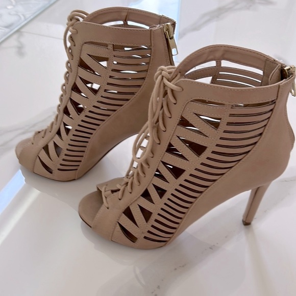 Women’s beige lace up heels. Size 7.5. - Picture 2 of 6